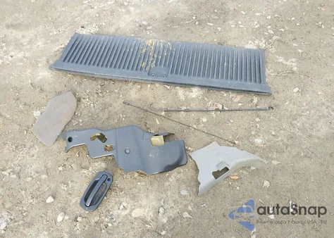 2000 Chevrolet Silverado 1500 Ls from USA, damaged, VIN 1GCEK19TXYE320461